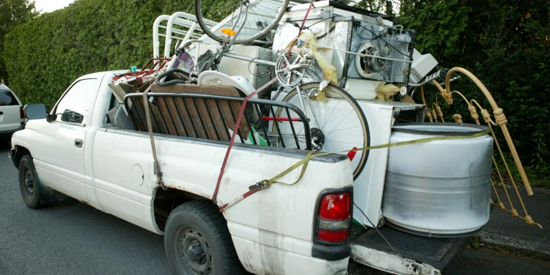 Junk collection service in Dubai